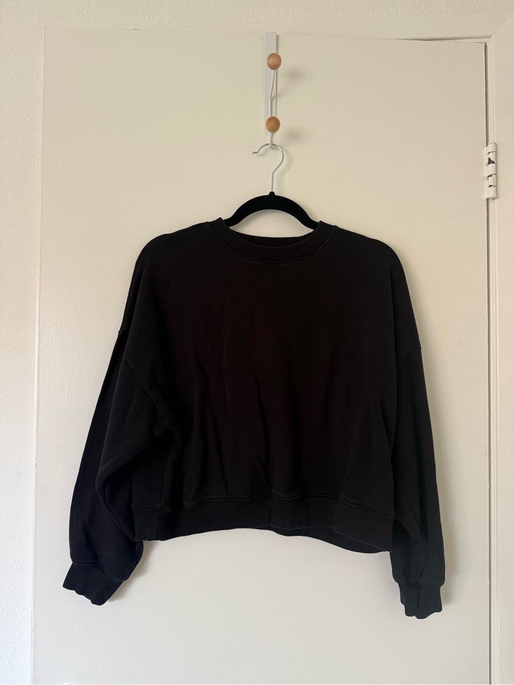 Gap Black Cropped Crewneck Sweater - Women